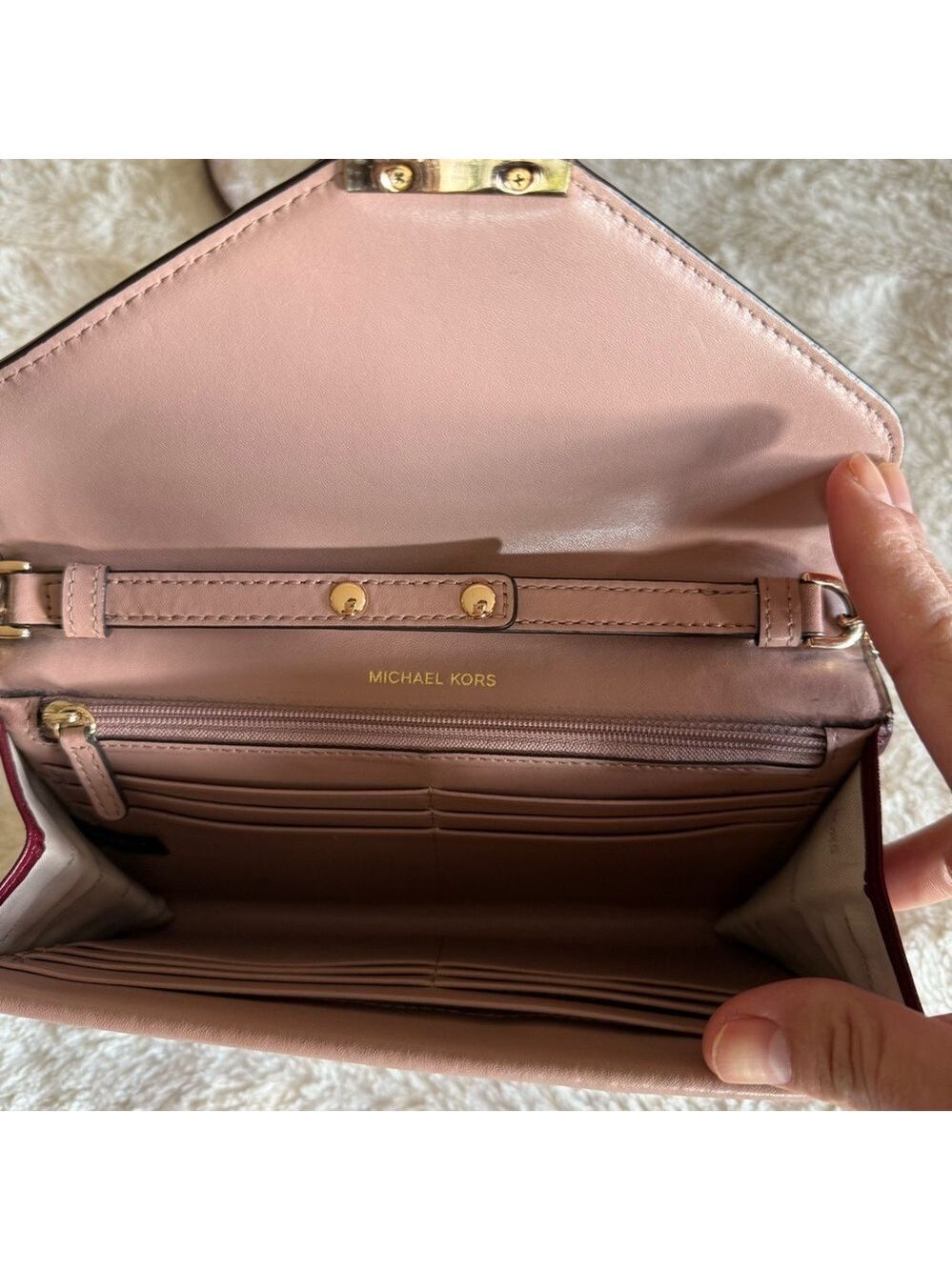 ⭐️Michael Kors Burgundy crossbody chain Bag - Picture 5 of 6